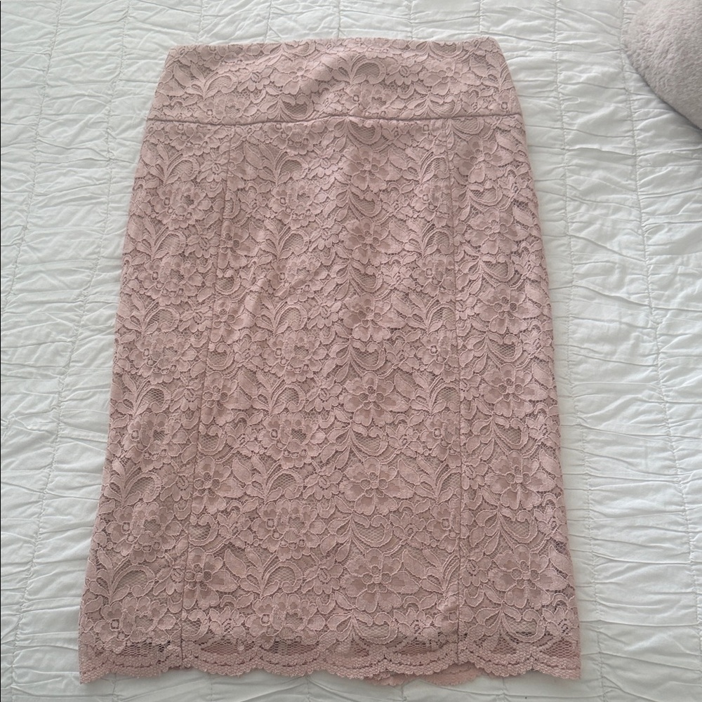 Lace Pencil Skirt in Dusty Pink